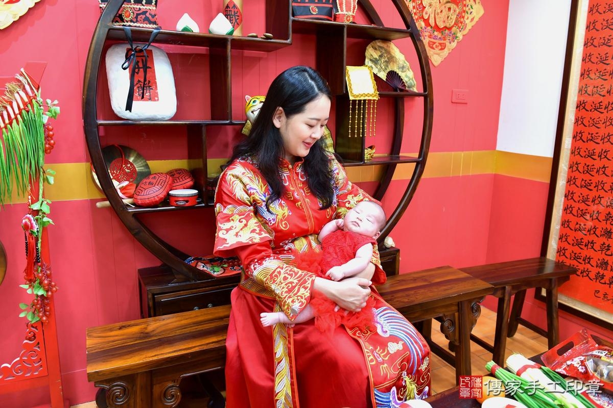 傳家手工印章桃園店、抓周、度晬、中國風會場、抓周道具物品、抓周證書、滿周歲、欣欣寶寶、桃園市、拍照、生日快樂 傳家手工印章桃園店、抓周、度晬、中國風會場、抓周道具物品、抓周證書、滿周歲、欣欣寶寶、桃園市、拍照、生日快樂