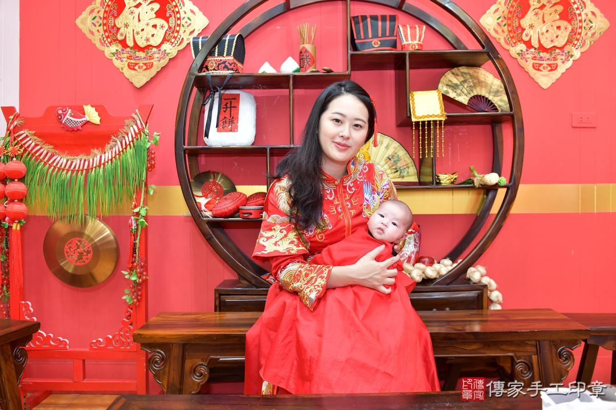 傳家手工印章桃園店、抓周、度晬、中國風會場、抓周道具物品、抓周證書、滿周歲、欣欣寶寶、桃園市、拍照、生日快樂 傳家手工印章桃園店、抓周、度晬、中國風會場、抓周道具物品、抓周證書、滿周歲、欣欣寶寶、桃園市、拍照、生日快樂