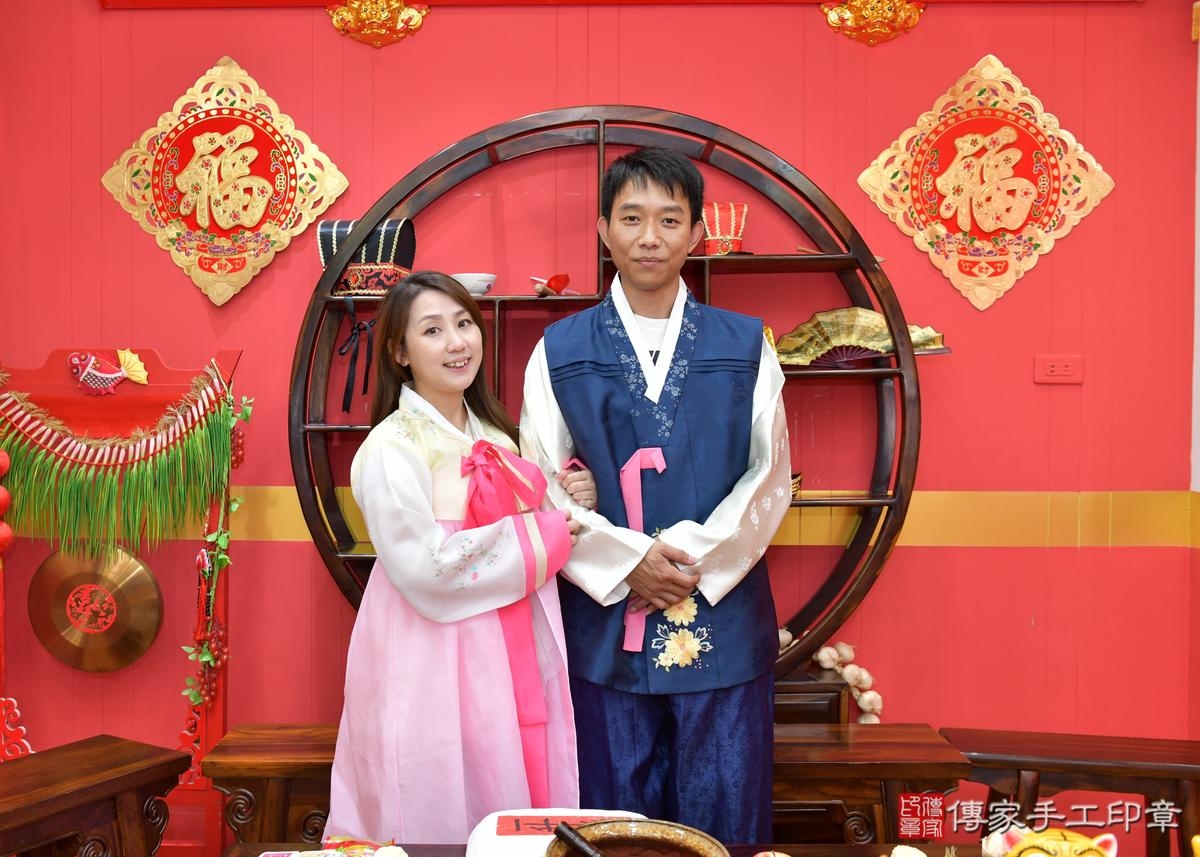 傳家手工印章桃園店、抓周、度晬、中國風會場、抓周道具物品、抓周證書、滿周歲、廷廷寶寶、桃園市、拍照、生日快樂 傳家手工印章桃園店、抓周、度晬、中國風會場、抓周道具物品、抓周證書、滿周歲、廷廷寶寶、桃園市、拍照、生日快樂