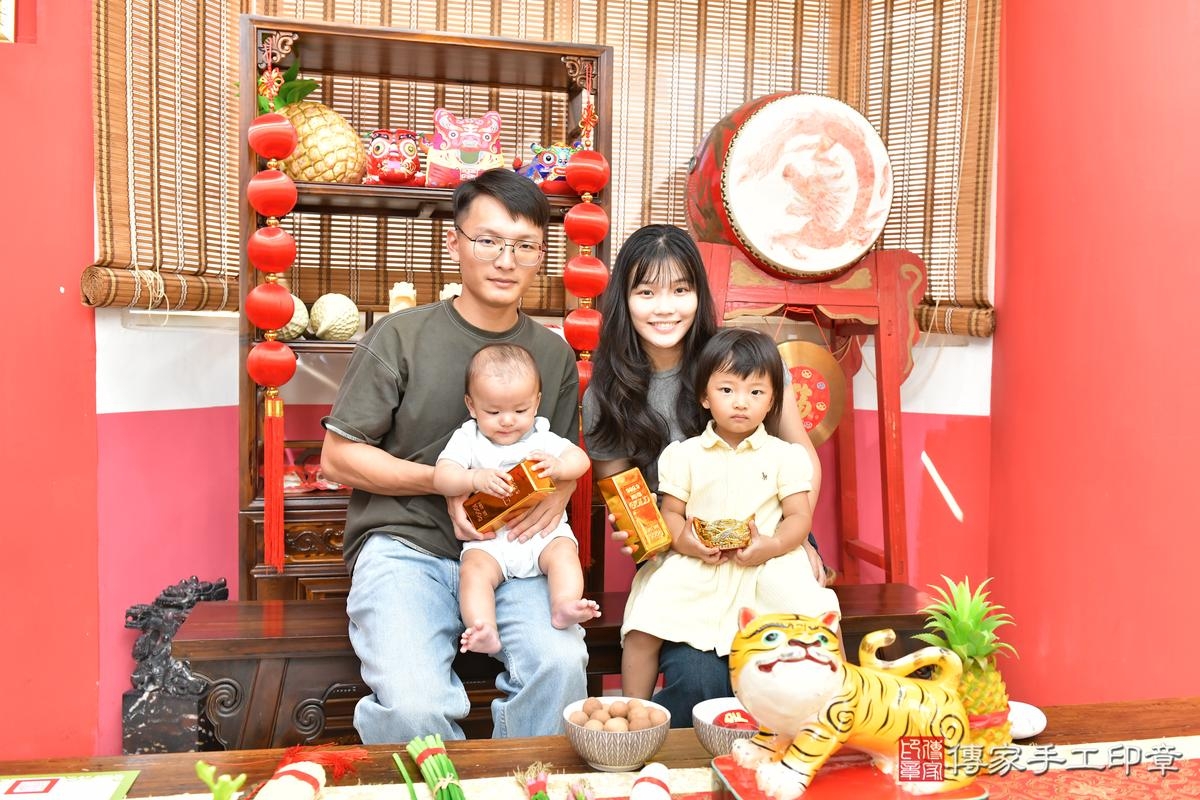 傳家手工印章高雄店、剃頭、滿月、剃胎毛、剃頭十禮、小恩寶寶、高雄市、拍照、生日快樂 傳家手工印章高雄店、剃頭、滿月、剃胎毛、剃頭十禮、小恩寶寶、高雄市、拍照、生日快樂