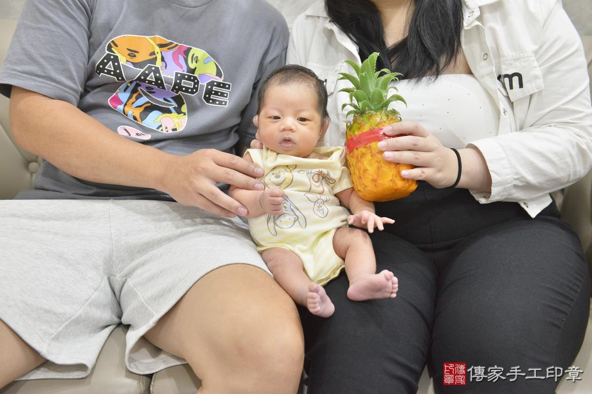 傳家手工印章高雄店、剃頭、滿月、剃胎毛、剃頭十禮、晞晞寶寶、高雄市、拍照、生日快樂 傳家手工印章高雄店、剃頭、滿月、剃胎毛、剃頭十禮、晞晞寶寶、高雄市、拍照、生日快樂