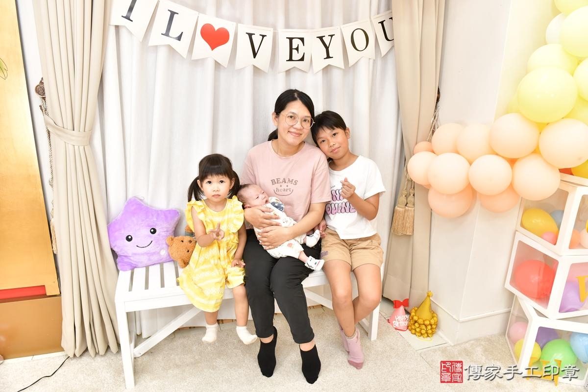傳家手工印章高雄店、剃頭、滿月、剃胎毛、剃頭十禮、小義寶寶、高雄市、拍照、生日快樂 傳家手工印章高雄店、剃頭、滿月、剃胎毛、剃頭十禮、小義寶寶、高雄市、拍照、生日快樂
