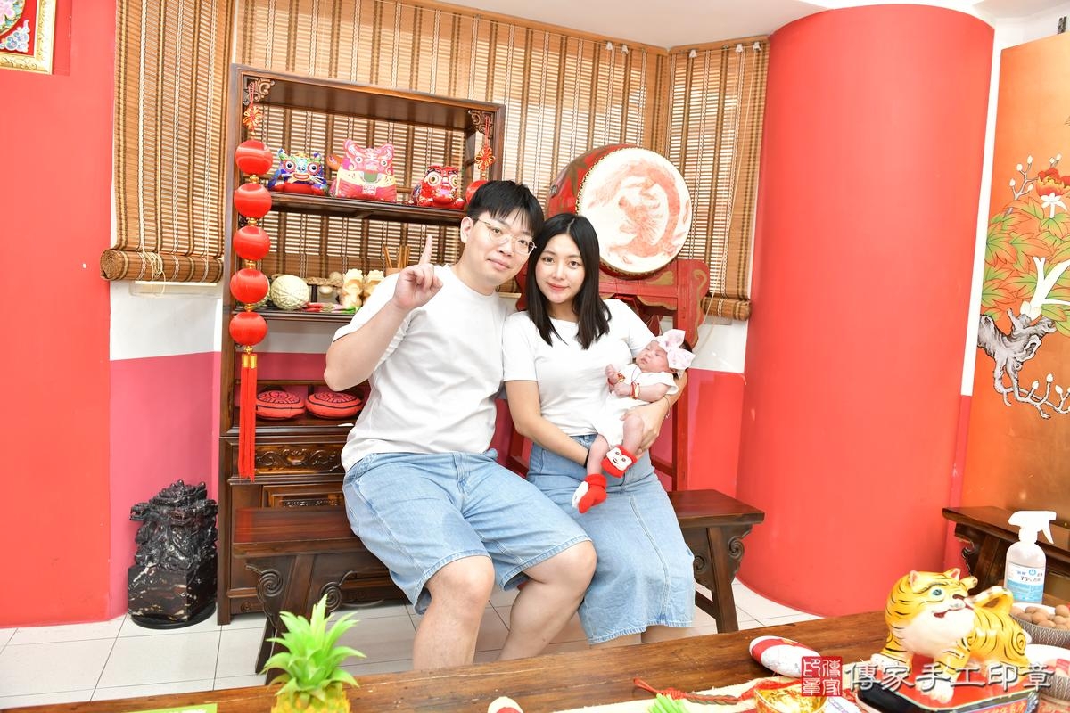 傳家手工印章高雄店、剃頭、滿月、剃胎毛、剃頭十禮、宸宸寶寶、高雄市、拍照、生日快樂 傳家手工印章高雄店、剃頭、滿月、剃胎毛、剃頭十禮、宸宸寶寶、高雄市、拍照、生日快樂