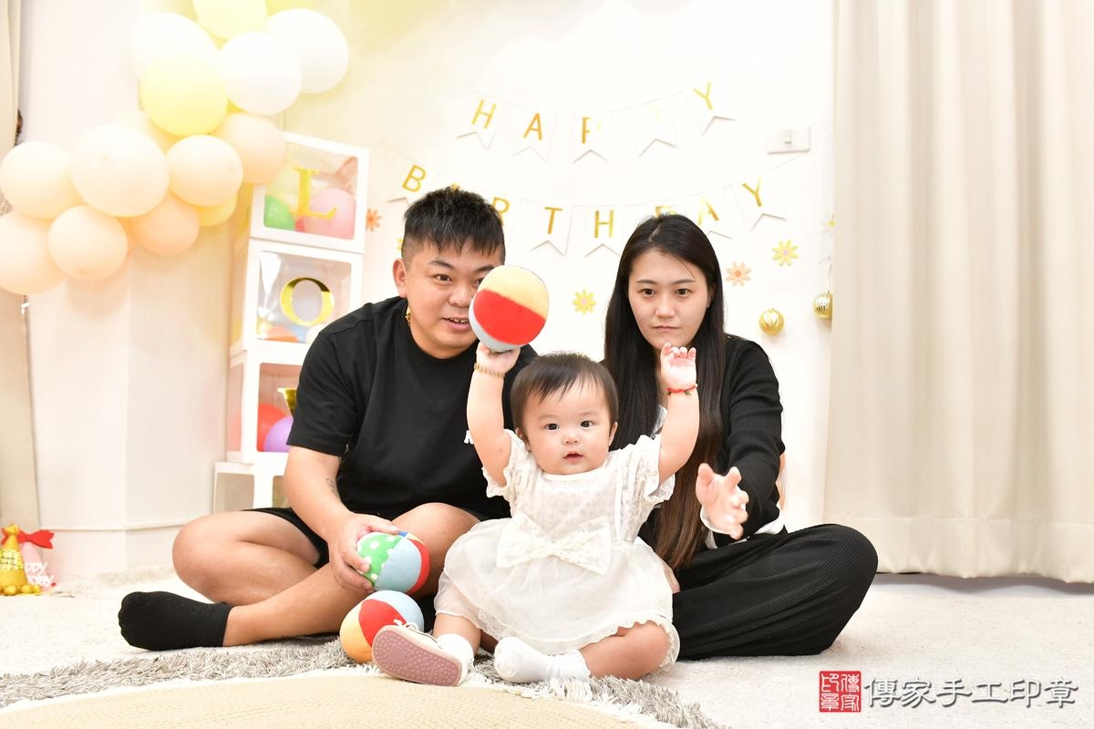 傳家手工印章高雄店、美式抓周、抓周道具、未來職業、滿周歲、姮姮寶寶、高雄市、拍照、生日快樂 傳家手工印章高雄店、美式抓周、抓周道具、未來職業、滿周歲、姮姮寶寶、高雄市、拍照、生日快樂