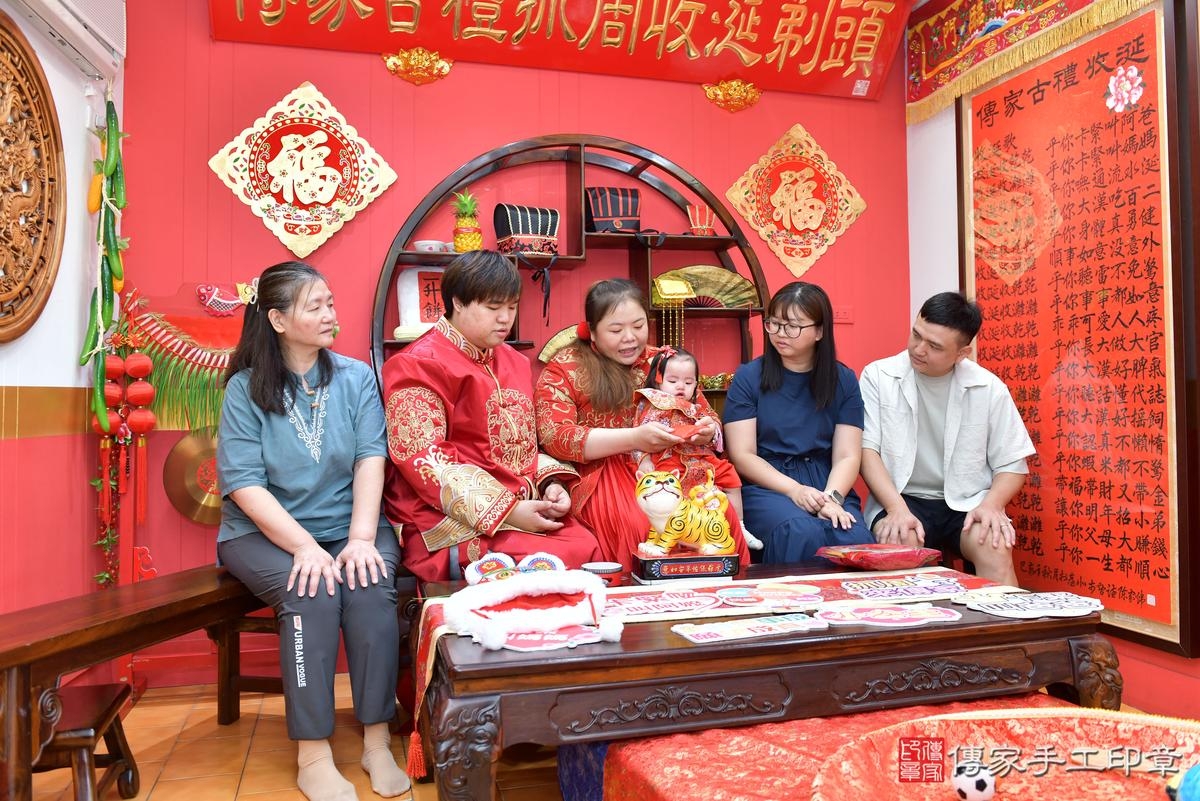 傳家手工印章桃園店、抓周、度晬、中國風會場、抓周道具物品、抓周證書、滿周歲、小紓寶寶、桃園市、拍照、生日快樂 傳家手工印章桃園店、抓周、度晬、中國風會場、抓周道具物品、抓周證書、滿周歲、小紓寶寶、桃園市、拍照、生日快樂