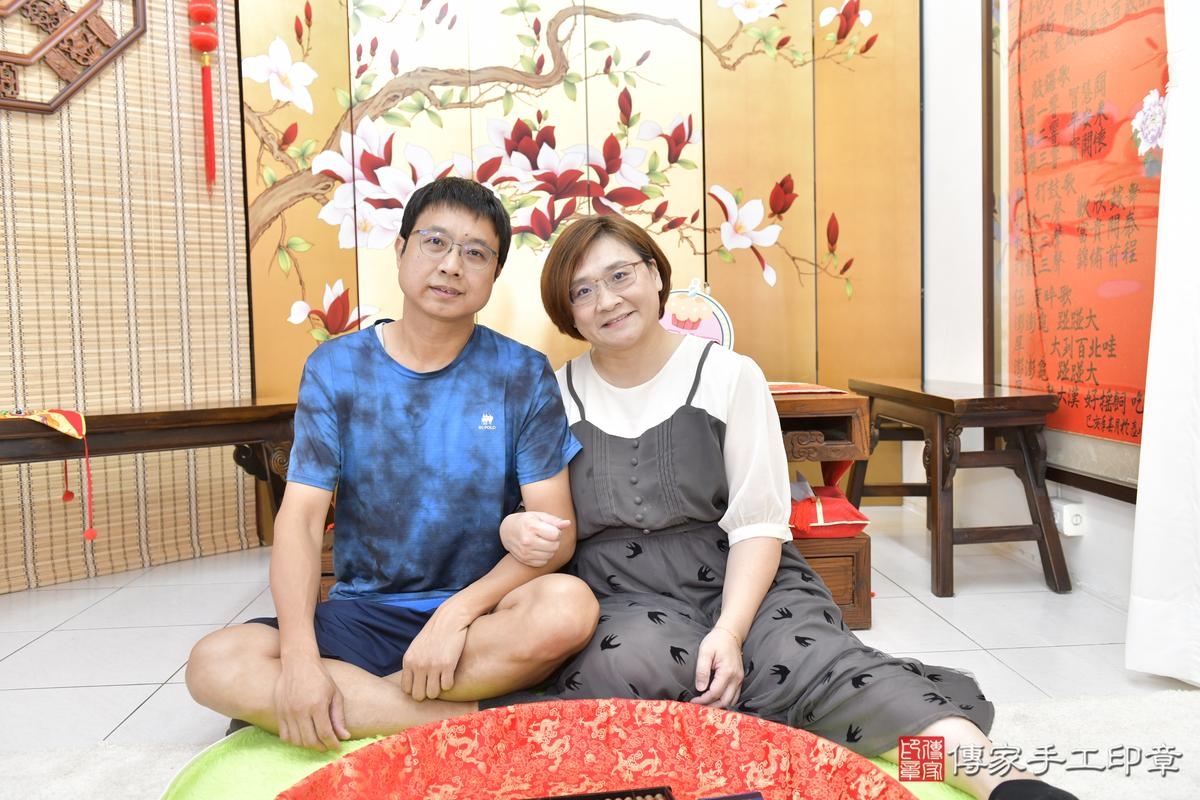 傳家手工印章桃園店、抓周、度晬、中國風會場、抓周道具物品、抓周證書、滿周歲、小潁寶寶、桃園市、拍照、生日快樂 傳家手工印章桃園店、抓周、度晬、中國風會場、抓周道具物品、抓周證書、滿周歲、小潁寶寶、桃園市、拍照、生日快樂