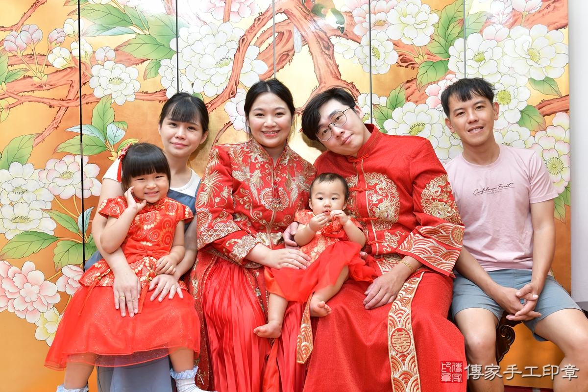 傳家手工印章桃園店、抓周、度晬、中國風會場、抓周道具物品、抓周證書、滿周歲、鈴鈴寶寶、桃園市、拍照、生日快樂 傳家手工印章桃園店、抓周、度晬、中國風會場、抓周道具物品、抓周證書、滿周歲、鈴鈴寶寶、桃園市、拍照、生日快樂