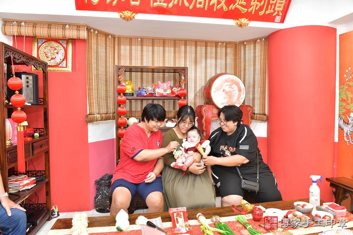傳家手工印章高雄店、剃頭、滿月、剃胎毛、剃頭十禮、晞晞寶寶、高雄市、拍照、生日快樂 傳家手工印章高雄店、剃頭、滿月、剃胎毛、剃頭十禮、晞晞寶寶、高雄市、拍照、生日快樂
