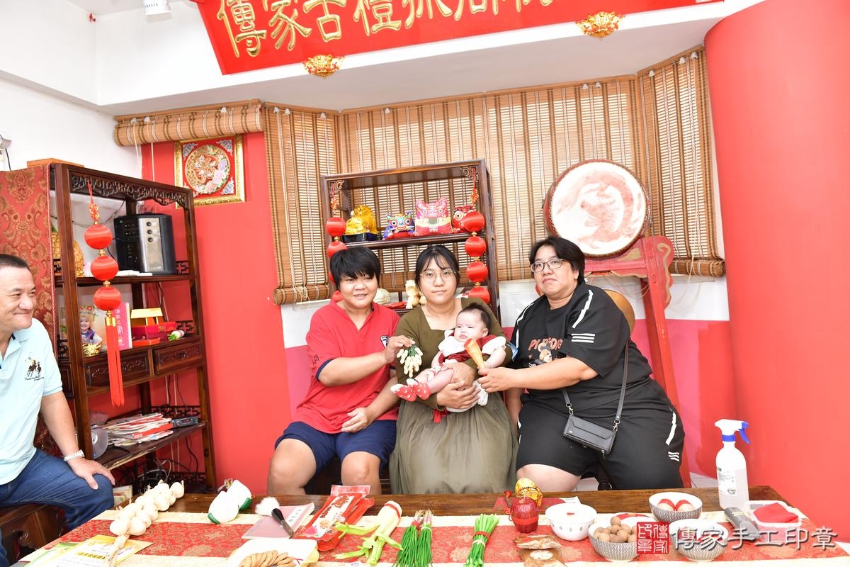 傳家手工印章高雄店、剃頭、滿月、剃胎毛、剃頭十禮、晞晞寶寶、高雄市、拍照、生日快樂 傳家手工印章高雄店、剃頭、滿月、剃胎毛、剃頭十禮、晞晞寶寶、高雄市、拍照、生日快樂