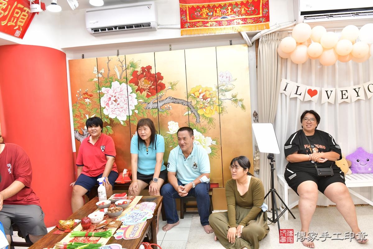 傳家手工印章高雄店、剃頭、滿月、剃胎毛、剃頭十禮、晞晞寶寶、高雄市、拍照、生日快樂 傳家手工印章高雄店、剃頭、滿月、剃胎毛、剃頭十禮、晞晞寶寶、高雄市、拍照、生日快樂