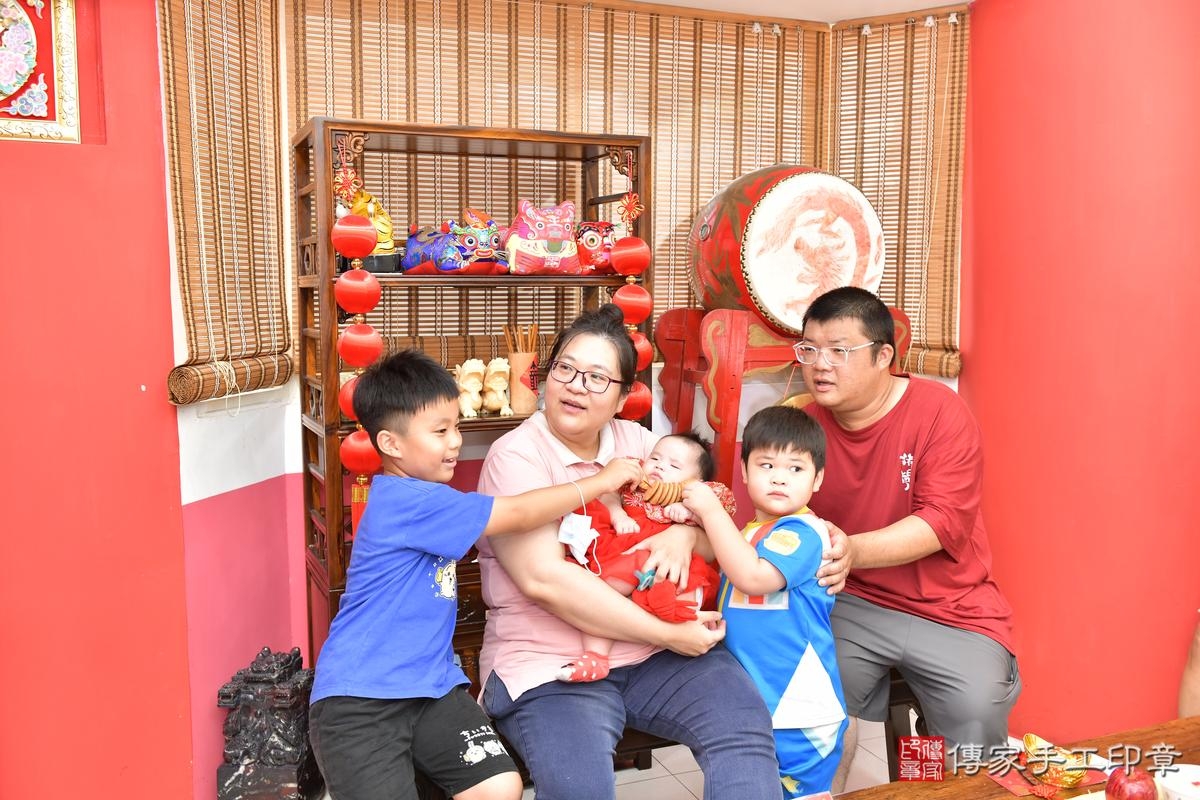 傳家手工印章高雄店、剃頭、滿月、剃胎毛、剃頭十禮、晞晞寶寶、高雄市、拍照、生日快樂 傳家手工印章高雄店、剃頭、滿月、剃胎毛、剃頭十禮、晞晞寶寶、高雄市、拍照、生日快樂