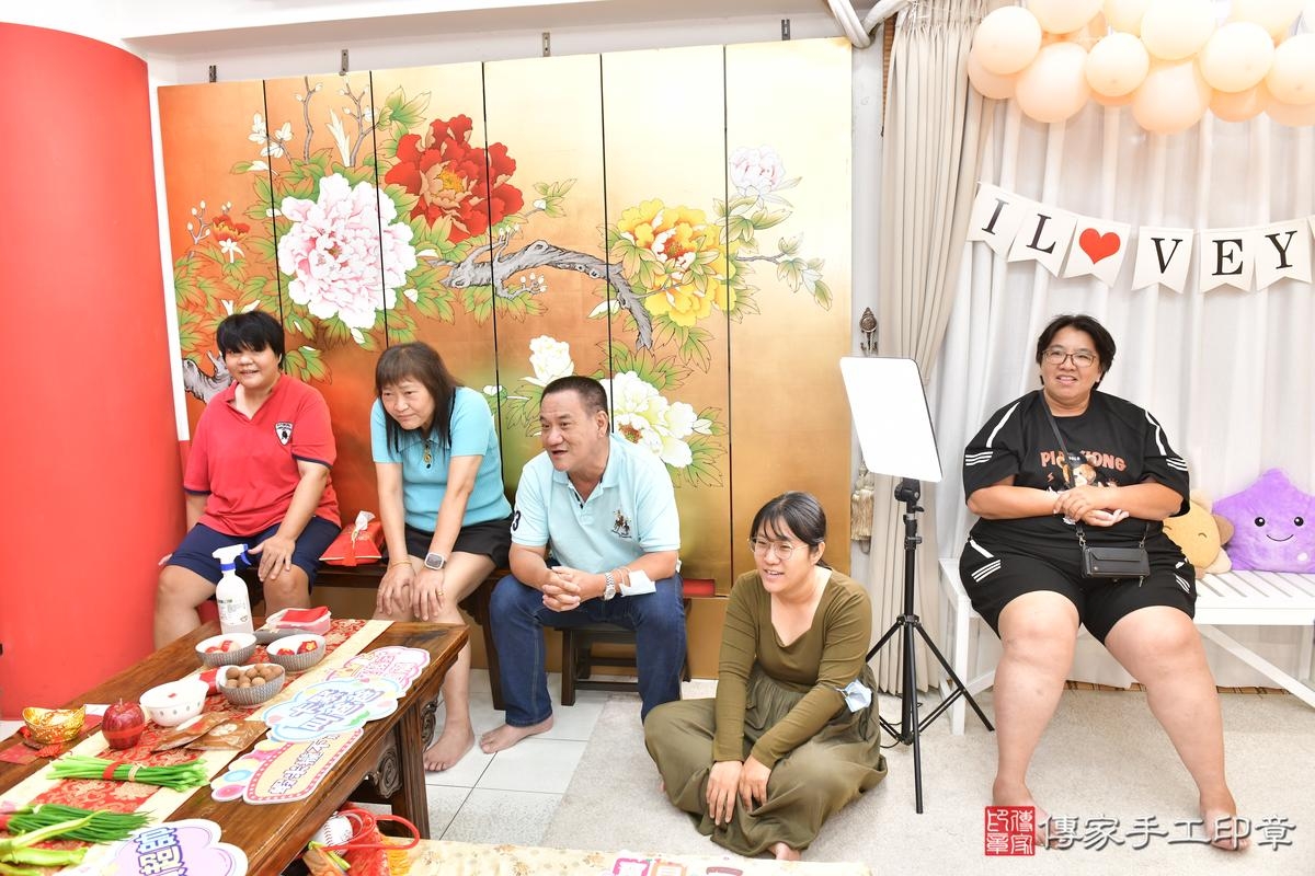 傳家手工印章高雄店、剃頭、滿月、剃胎毛、剃頭十禮、晞晞寶寶、高雄市、拍照、生日快樂 傳家手工印章高雄店、剃頭、滿月、剃胎毛、剃頭十禮、晞晞寶寶、高雄市、拍照、生日快樂