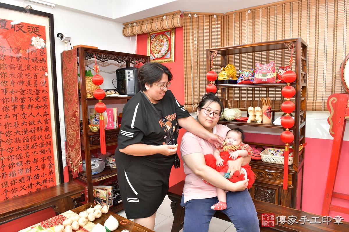 傳家手工印章高雄店、剃頭、滿月、剃胎毛、剃頭十禮、晞晞寶寶、高雄市、拍照、生日快樂 傳家手工印章高雄店、剃頭、滿月、剃胎毛、剃頭十禮、晞晞寶寶、高雄市、拍照、生日快樂