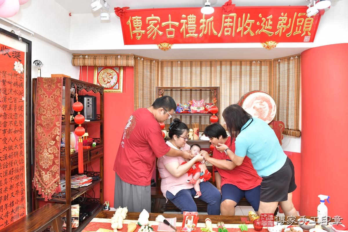 傳家手工印章高雄店、剃頭、滿月、剃胎毛、剃頭十禮、晞晞寶寶、高雄市、拍照、生日快樂 傳家手工印章高雄店、剃頭、滿月、剃胎毛、剃頭十禮、晞晞寶寶、高雄市、拍照、生日快樂