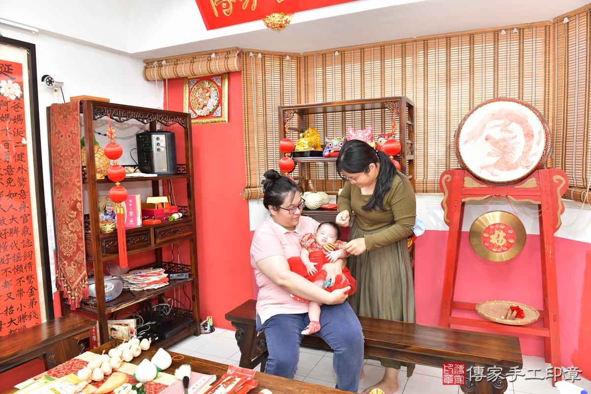 傳家手工印章高雄店、剃頭、滿月、剃胎毛、剃頭十禮、晞晞寶寶、高雄市、拍照、生日快樂 傳家手工印章高雄店、剃頭、滿月、剃胎毛、剃頭十禮、晞晞寶寶、高雄市、拍照、生日快樂