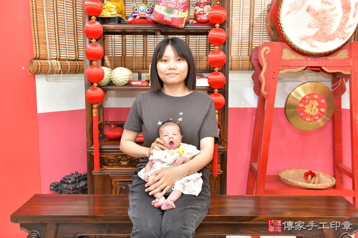 傳家手工印章高雄店、剃頭、滿月、剃胎毛、剃頭十禮、姸姸寶寶、高雄市、拍照、生日快樂 傳家手工印章高雄店、剃頭、滿月、剃胎毛、剃頭十禮、姸姸寶寶、高雄市、拍照、生日快樂