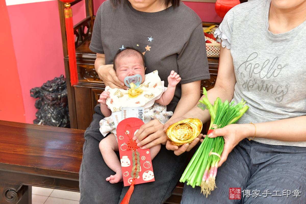傳家手工印章高雄店、剃頭、滿月、剃胎毛、剃頭十禮、姸姸寶寶、高雄市、拍照、生日快樂 傳家手工印章高雄店、剃頭、滿月、剃胎毛、剃頭十禮、姸姸寶寶、高雄市、拍照、生日快樂