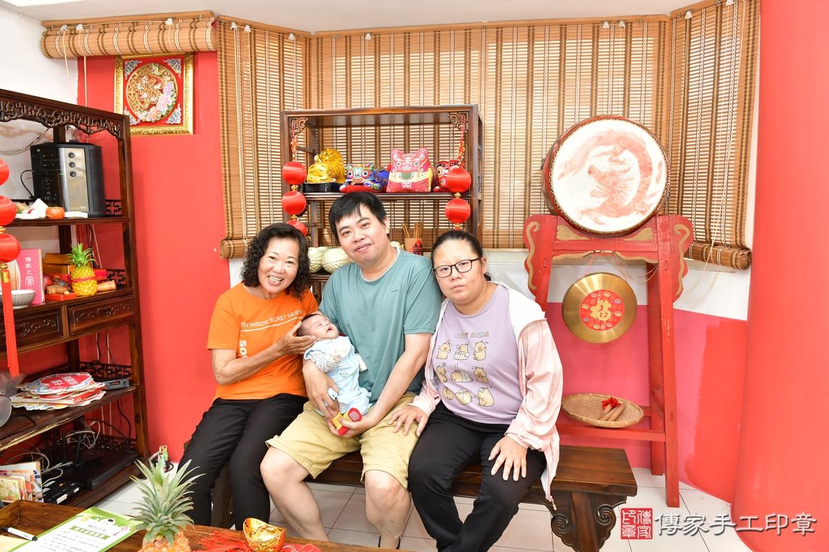 傳家手工印章高雄店、剃頭、滿月、剃胎毛、剃頭十禮、恩恩寶寶、高雄市、拍照、生日快樂 傳家手工印章高雄店、剃頭、滿月、剃胎毛、剃頭十禮、恩恩寶寶、高雄市、拍照、生日快樂