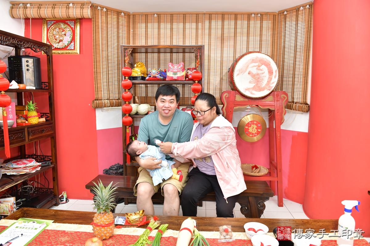 傳家手工印章高雄店、剃頭、滿月、剃胎毛、剃頭十禮、恩恩寶寶、高雄市、拍照、生日快樂 傳家手工印章高雄店、剃頭、滿月、剃胎毛、剃頭十禮、恩恩寶寶、高雄市、拍照、生日快樂