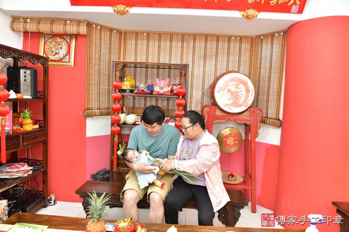 傳家手工印章高雄店、剃頭、滿月、剃胎毛、剃頭十禮、恩恩寶寶、高雄市、拍照、生日快樂 傳家手工印章高雄店、剃頭、滿月、剃胎毛、剃頭十禮、恩恩寶寶、高雄市、拍照、生日快樂