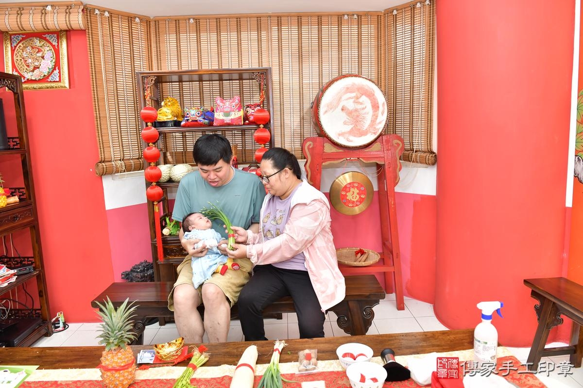 傳家手工印章高雄店、剃頭、滿月、剃胎毛、剃頭十禮、恩恩寶寶、高雄市、拍照、生日快樂 傳家手工印章高雄店、剃頭、滿月、剃胎毛、剃頭十禮、恩恩寶寶、高雄市、拍照、生日快樂