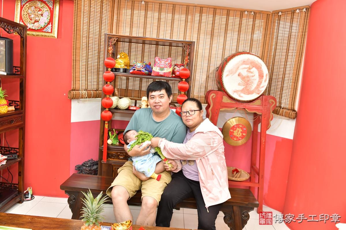 傳家手工印章高雄店、剃頭、滿月、剃胎毛、剃頭十禮、恩恩寶寶、高雄市、拍照、生日快樂 傳家手工印章高雄店、剃頭、滿月、剃胎毛、剃頭十禮、恩恩寶寶、高雄市、拍照、生日快樂