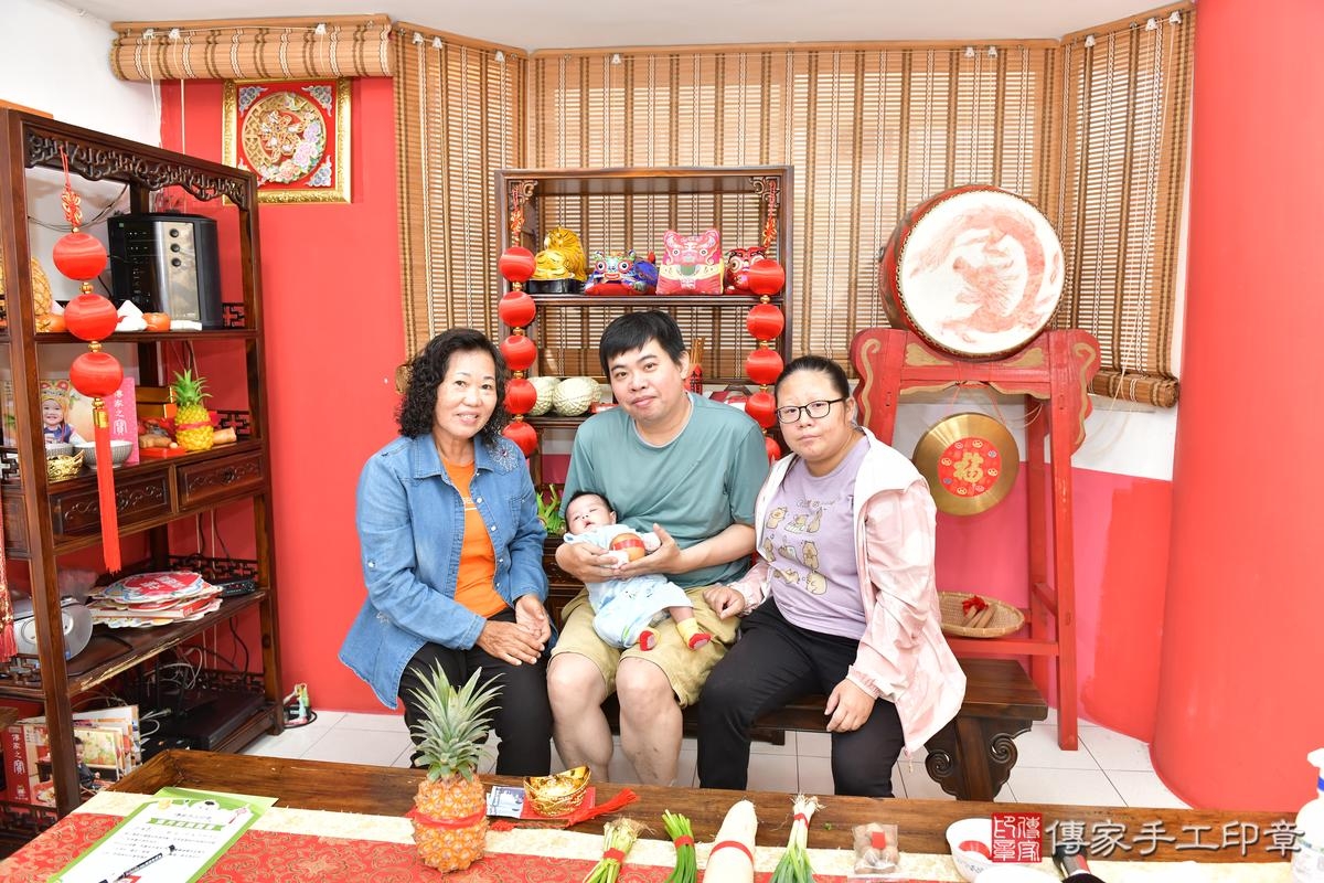 傳家手工印章高雄店、剃頭、滿月、剃胎毛、剃頭十禮、恩恩寶寶、高雄市、拍照、生日快樂 傳家手工印章高雄店、剃頭、滿月、剃胎毛、剃頭十禮、恩恩寶寶、高雄市、拍照、生日快樂
