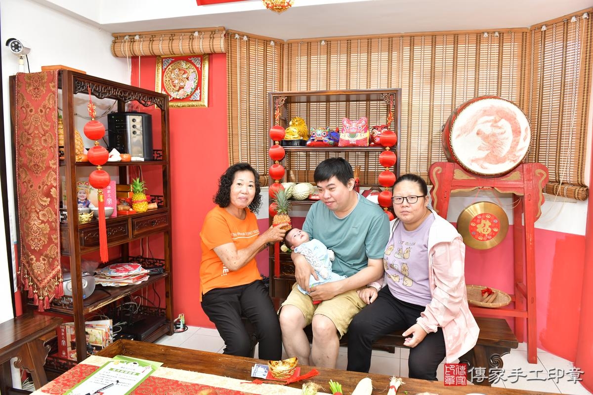 傳家手工印章高雄店、剃頭、滿月、剃胎毛、剃頭十禮、恩恩寶寶、高雄市、拍照、生日快樂 傳家手工印章高雄店、剃頭、滿月、剃胎毛、剃頭十禮、恩恩寶寶、高雄市、拍照、生日快樂