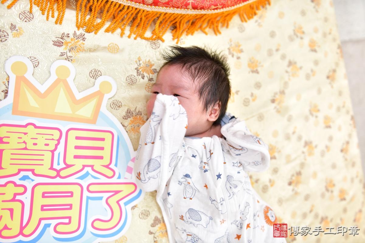 傳家手工印章高雄店、剃頭、滿月、剃胎毛、剃頭十禮、小旭寶寶、高雄市、拍照、生日快樂 傳家手工印章高雄店、剃頭、滿月、剃胎毛、剃頭十禮、小旭寶寶、高雄市、拍照、生日快樂