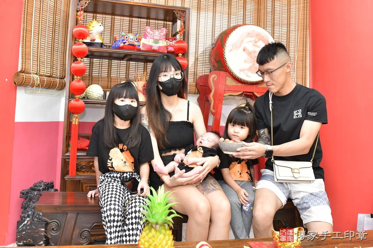 傳家手工印章高雄店、剃頭、滿月、剃胎毛、剃頭十禮、凱凱寶寶、高雄市、拍照、生日快樂 傳家手工印章高雄店、剃頭、滿月、剃胎毛、剃頭十禮、凱凱寶寶、高雄市、拍照、生日快樂