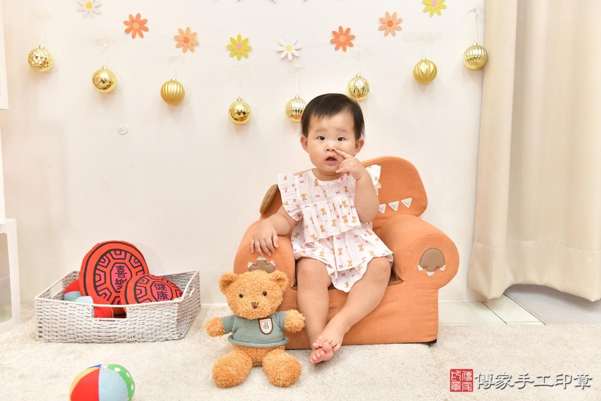 傳家手工印章高雄店、抓周、度晬、中國風會場、抓周道具物品、抓周證書、滿周歲、媃媃寶寶、高雄市、拍照、生日快樂 傳家手工印章高雄店、抓周、度晬、中國風會場、抓周道具物品、抓周證書、滿周歲、媃媃寶寶、高雄市、拍照、生日快樂