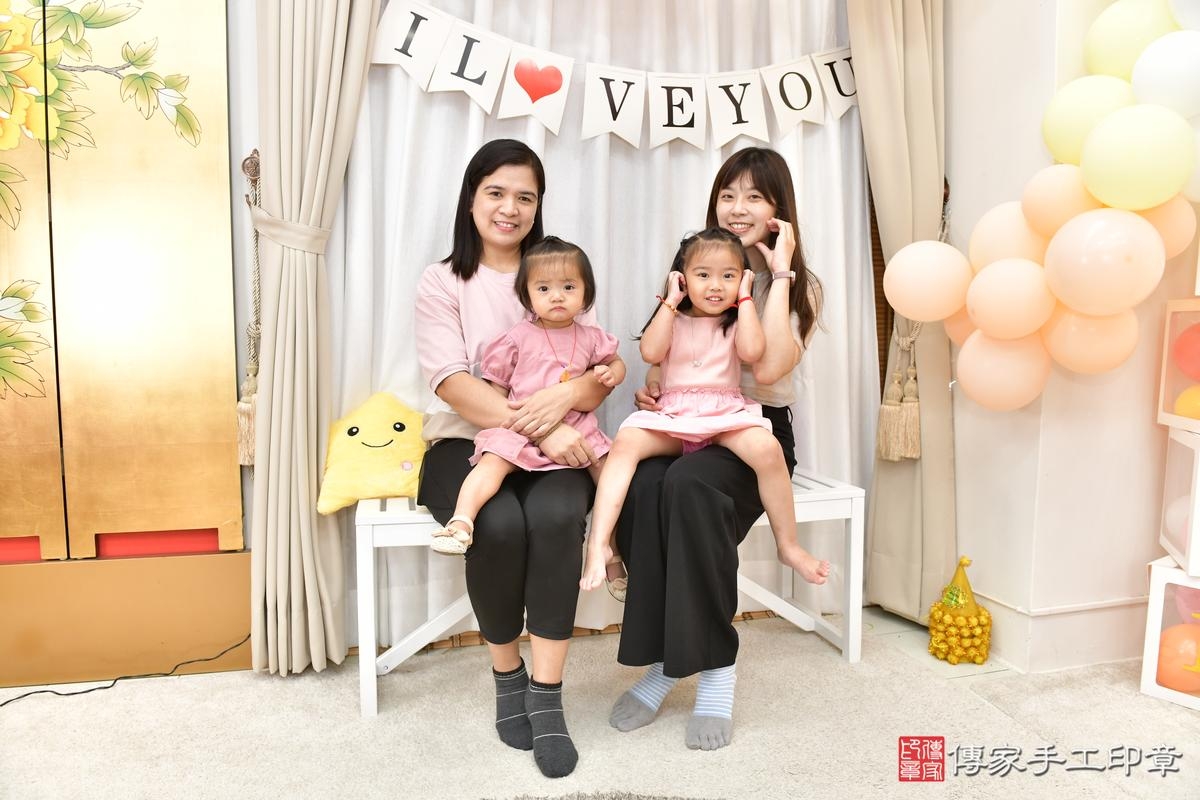 傳家手工印章高雄店、抓周、度晬、中國風會場、抓周道具物品、抓周證書、滿周歲、小霈寶寶、高雄市、拍照、生日快樂