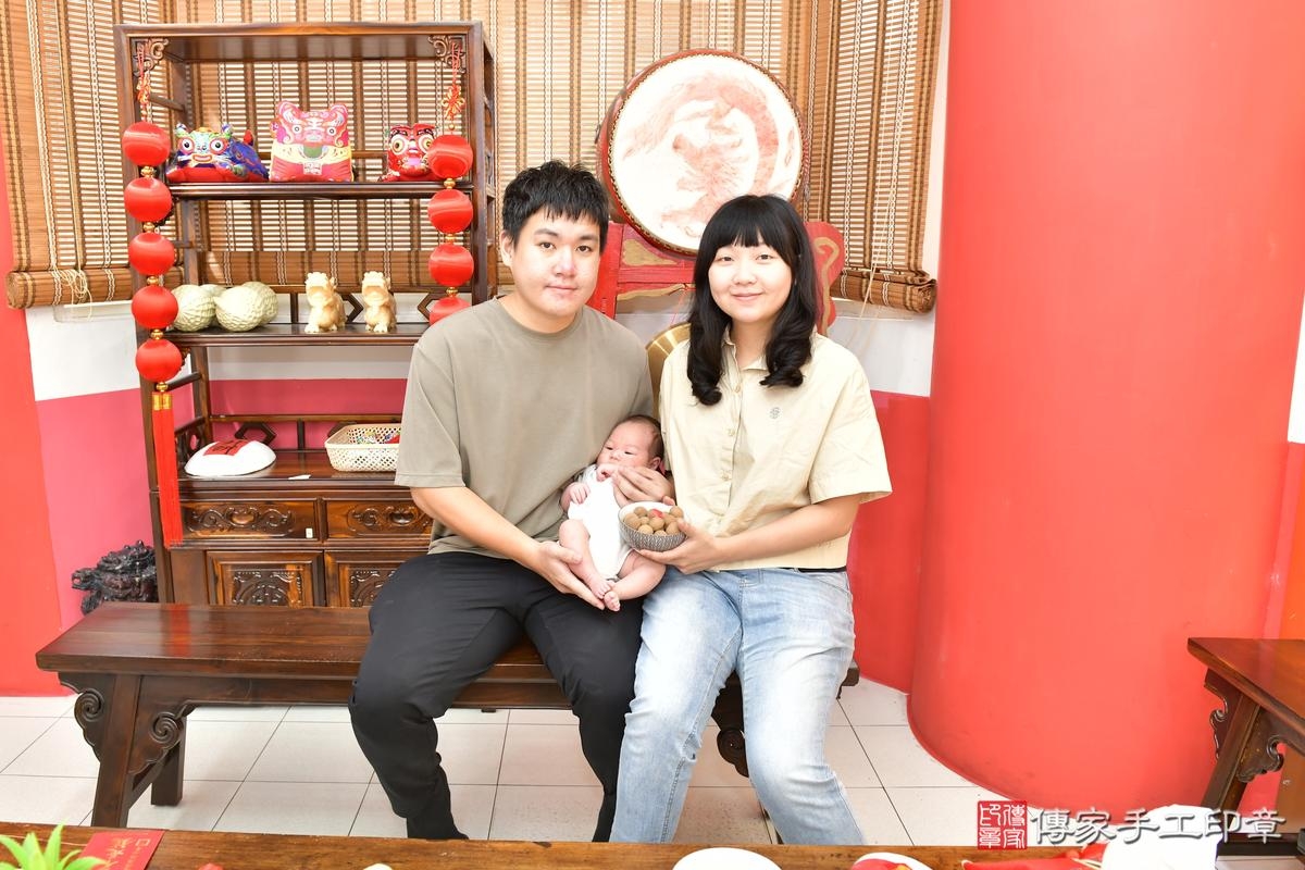 傳家手工印章高雄店、剃頭、滿月、剃胎毛、剃頭十禮、源源寶寶、高雄市、拍照、生日快樂 傳家手工印章高雄店、剃頭、滿月、剃胎毛、剃頭十禮、源源寶寶、高雄市、拍照、生日快樂