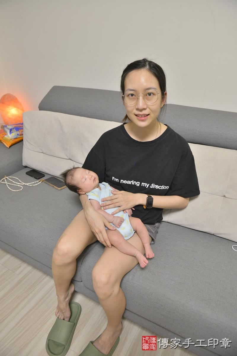 傳家手工印章高雄店、剃頭、滿月、剃胎毛、剃頭十禮、晴晴寶寶、高雄市、拍照、生日快樂 傳家手工印章高雄店、剃頭、滿月、剃胎毛、剃頭十禮、晴晴寶寶、高雄市、拍照、生日快樂