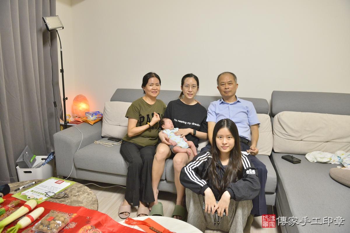 傳家手工印章高雄店、剃頭、滿月、剃胎毛、剃頭十禮、晴晴寶寶、高雄市、拍照、生日快樂 傳家手工印章高雄店、剃頭、滿月、剃胎毛、剃頭十禮、晴晴寶寶、高雄市、拍照、生日快樂