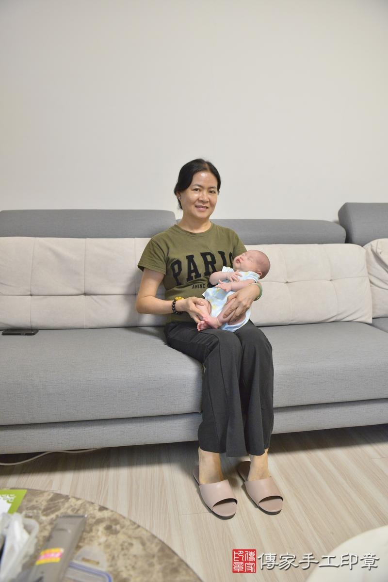 傳家手工印章高雄店、剃頭、滿月、剃胎毛、剃頭十禮、晴晴寶寶、高雄市、拍照、生日快樂 傳家手工印章高雄店、剃頭、滿月、剃胎毛、剃頭十禮、晴晴寶寶、高雄市、拍照、生日快樂