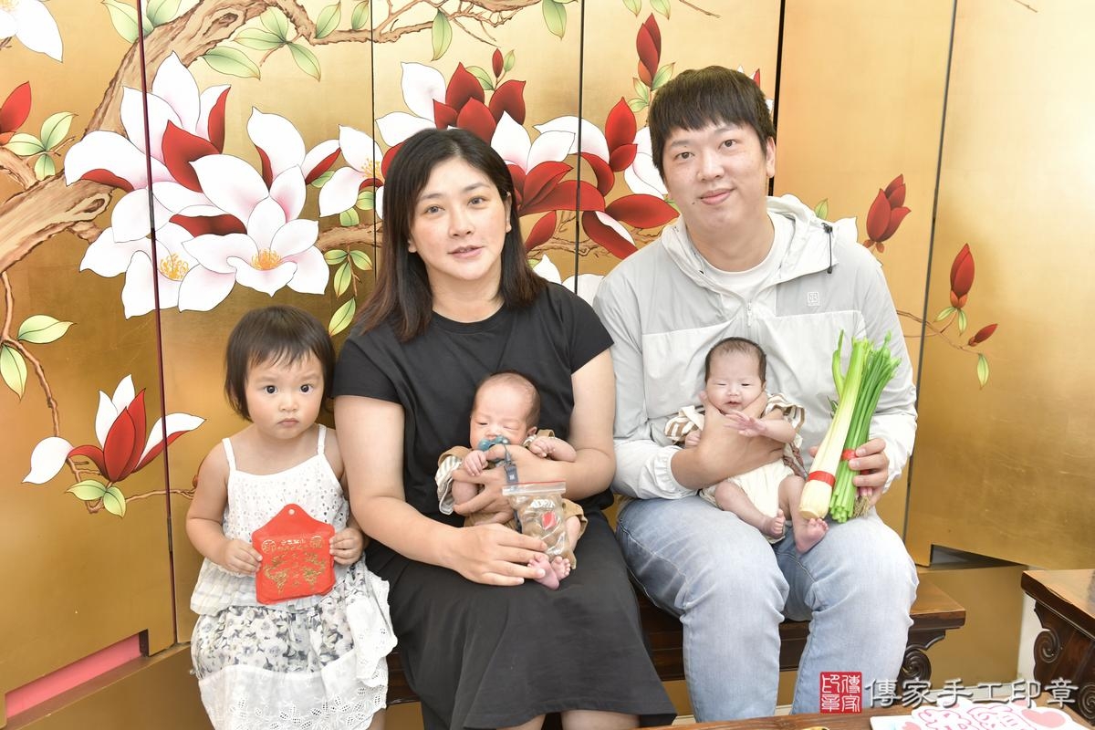 傳家手工印章新竹店、剃頭、滿月、剃胎毛、剃頭十禮、小暄寶寶、新竹市、拍照、生日快樂 傳家手工印章新竹店、剃頭、滿月、剃胎毛、剃頭十禮、小暄寶寶、新竹市、拍照、生日快樂