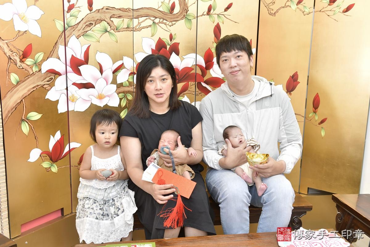 傳家手工印章新竹店、剃頭、滿月、剃胎毛、剃頭十禮、小暄寶寶、新竹市、拍照、生日快樂 傳家手工印章新竹店、剃頭、滿月、剃胎毛、剃頭十禮、小暄寶寶、新竹市、拍照、生日快樂