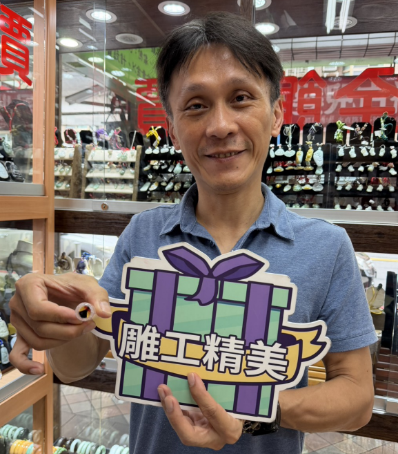 【半手工噴砂粉晶胎毛印章｜為1歲女兒珍藏初生胎毛與成長回憶，柔美粉晶刻下專屬姓名，收藏父母滿滿的愛與祝福】
