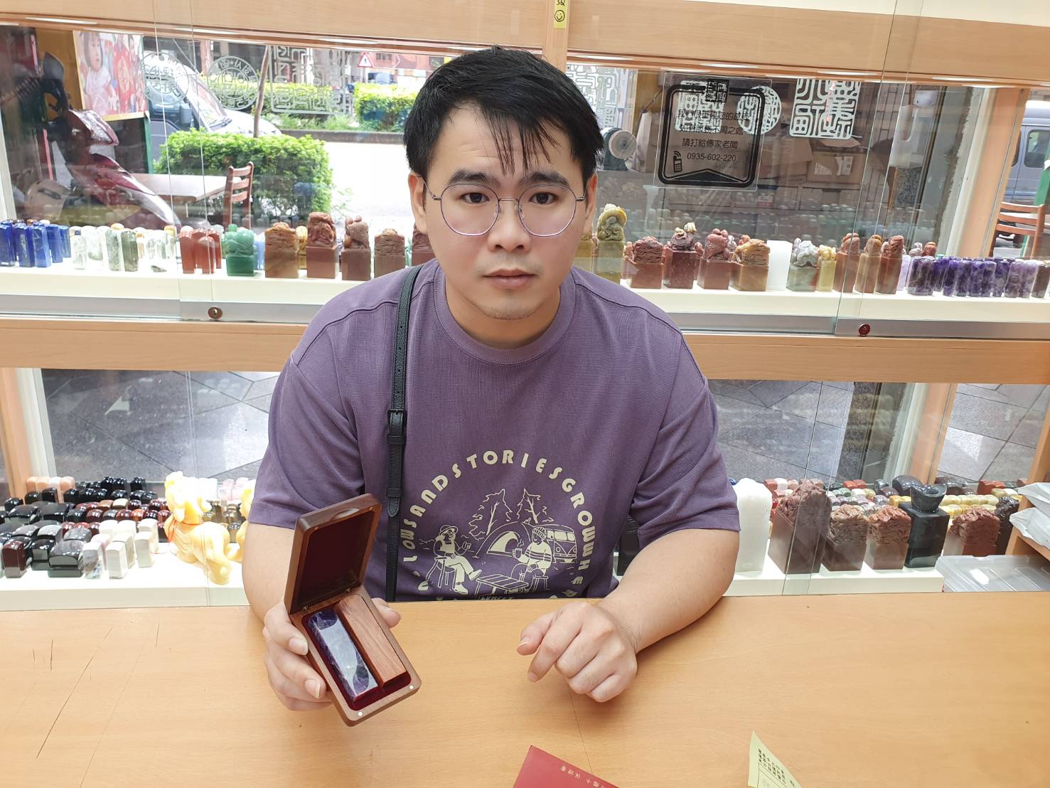 台中黃爸爸、寶貝女兒個人章、紫水晶個人章、紅玫瑰樹瘤個人章、台中兒童印章、台中個人印章、紫水晶印章、紅玫瑰樹瘤印章、半手工噴砂、天然材質印章、女兒印章、客製個人印章、成長紀念印章、傳家印章