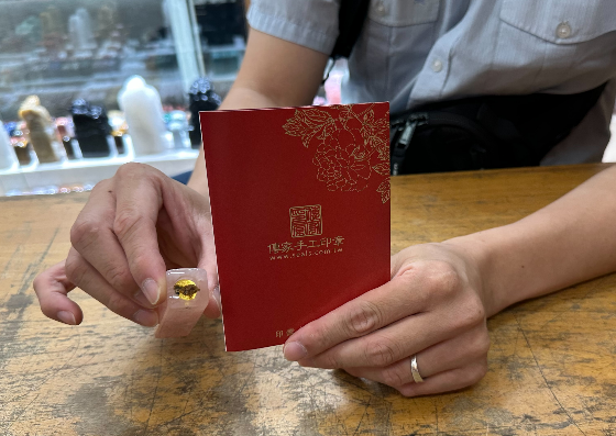 【半手工噴砂粉晶加長方臍帶章｜柔美粉晶珍藏寶寶生命最初的珍貴連結，刻下專屬姓名、成長印記與父母一生的愛與祝福】