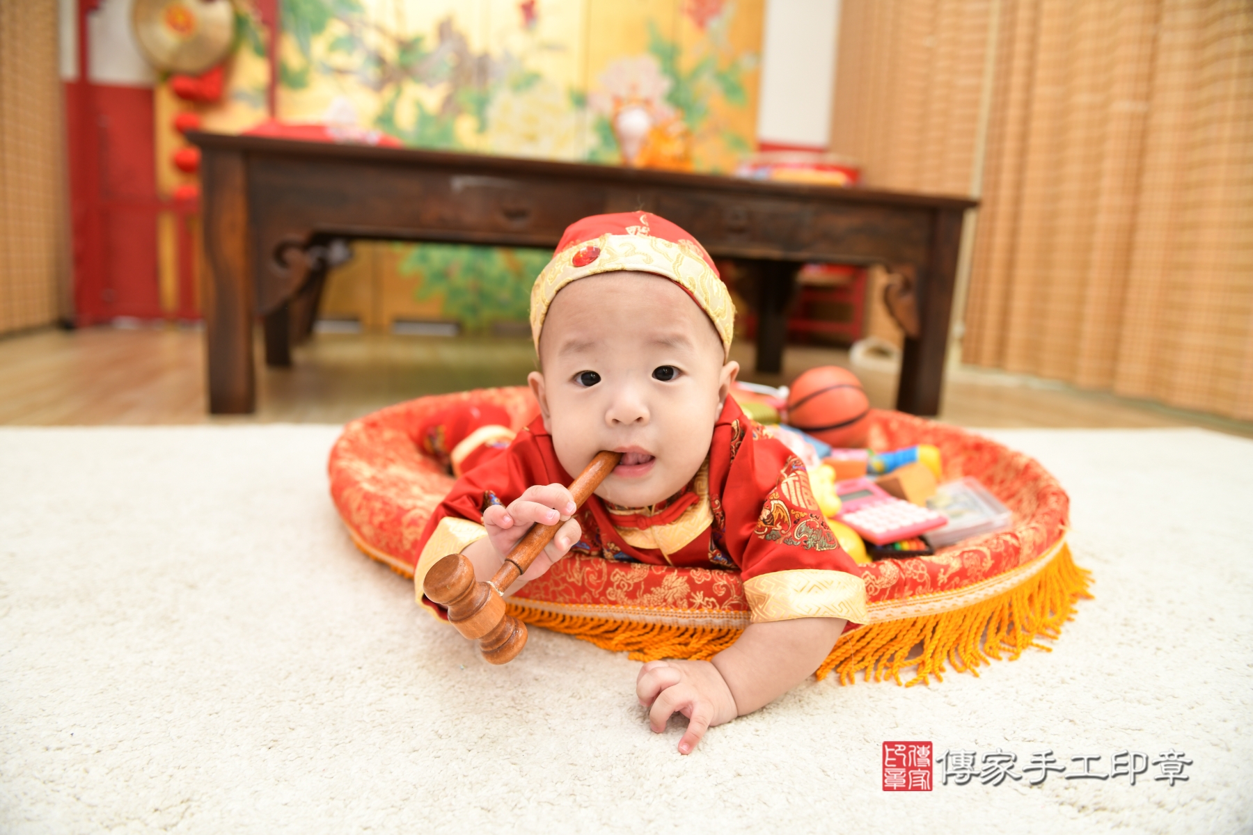 笑聲與祝福交織：抓週儀式的美好 .....