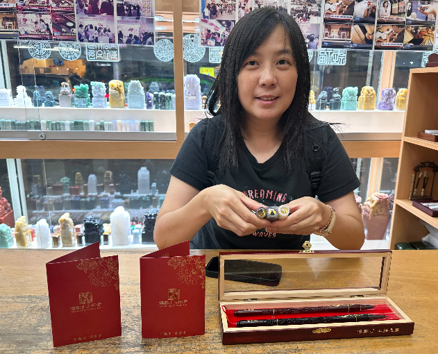 【全手工噴砂原色瑪瑙臍帶圓章＋胎毛方章｜天然瑪瑙珍藏寶寶臍帶與初生胎毛，手工刻下專屬姓名、生命起點與父母一生的愛與祝福】