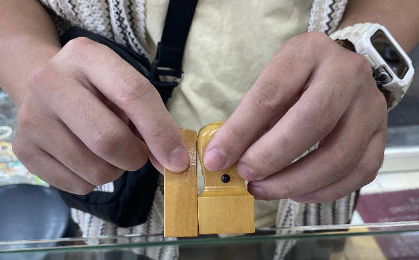 【電刻公司大章便章＋個人便章｜客製化公司名稱與個人姓名雕刻、電腦精準刻製、實用便利、清晰好蓋、公司行號與個人專屬印章，象徵誠信經營、事業穩健、財源廣進、工作順遂與吉祥納福】