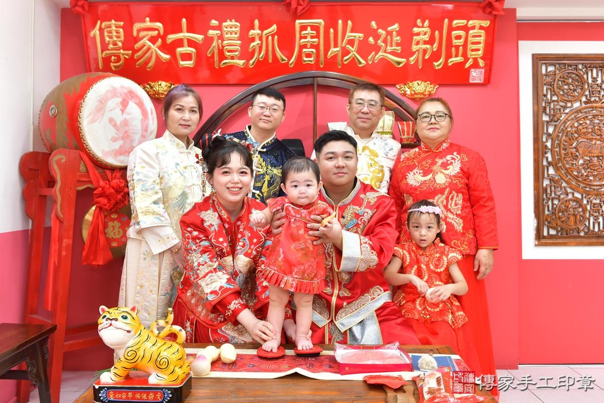 傳家手工印章台中店、抓周、度晬、中國風會場、抓周道具物品、抓周證書、滿周歲、小桐寶寶、台中市、拍照、生日快樂