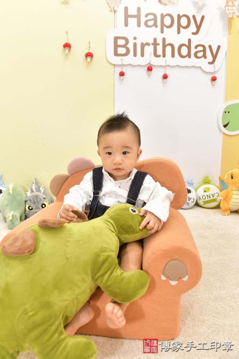 傳家手工印章台北店、抓周、度晬、中國風會場、抓周道具物品、抓周證書、滿周歲、澈澈寶寶、台北市、拍照、生日快樂 傳家手工印章台北店、抓周、度晬、中國風會場、抓周道具物品、抓周證書、滿周歲、澈澈寶寶、台北市、拍照、生日快樂