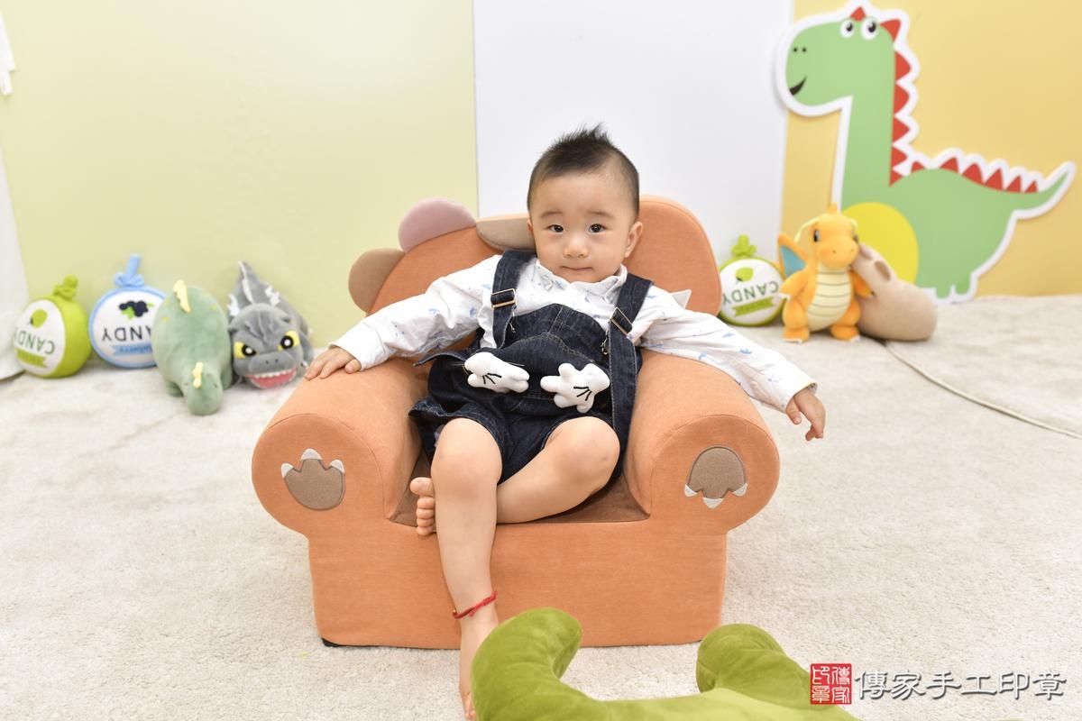 傳家手工印章台北店、抓周、度晬、中國風會場、抓周道具物品、抓周證書、滿周歲、澈澈寶寶、台北市、拍照、生日快樂 傳家手工印章台北店、抓周、度晬、中國風會場、抓周道具物品、抓周證書、滿周歲、澈澈寶寶、台北市、拍照、生日快樂