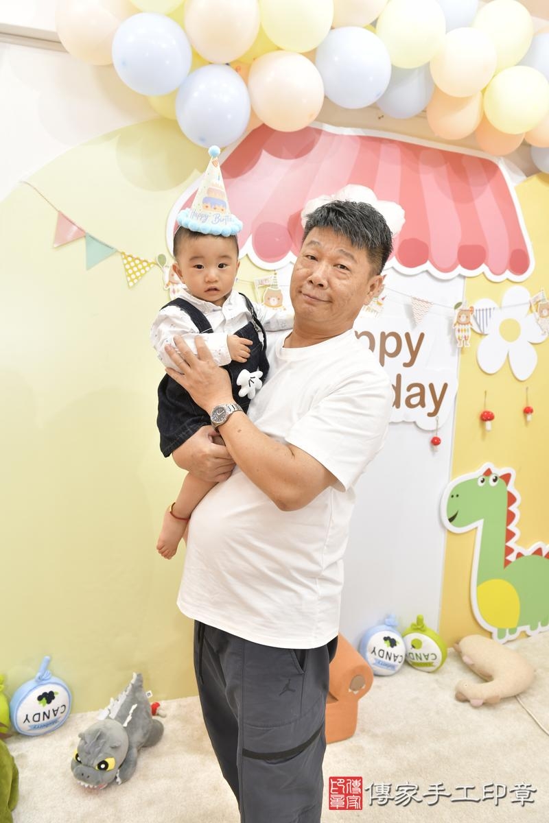 傳家手工印章台北店、抓周、度晬、中國風會場、抓周道具物品、抓周證書、滿周歲、澈澈寶寶、台北市、拍照、生日快樂 傳家手工印章台北店、抓周、度晬、中國風會場、抓周道具物品、抓周證書、滿周歲、澈澈寶寶、台北市、拍照、生日快樂