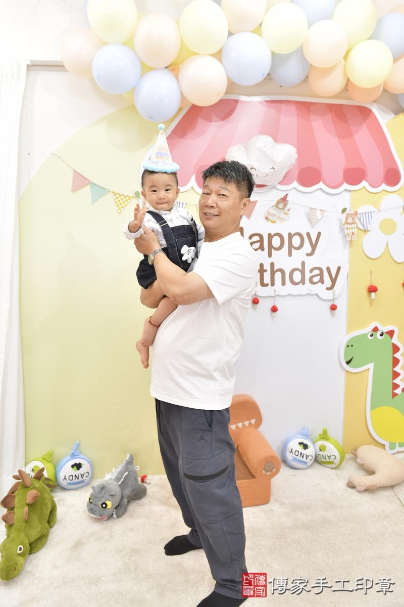 傳家手工印章台北店、抓周、度晬、中國風會場、抓周道具物品、抓周證書、滿周歲、澈澈寶寶、台北市、拍照、生日快樂 傳家手工印章台北店、抓周、度晬、中國風會場、抓周道具物品、抓周證書、滿周歲、澈澈寶寶、台北市、拍照、生日快樂