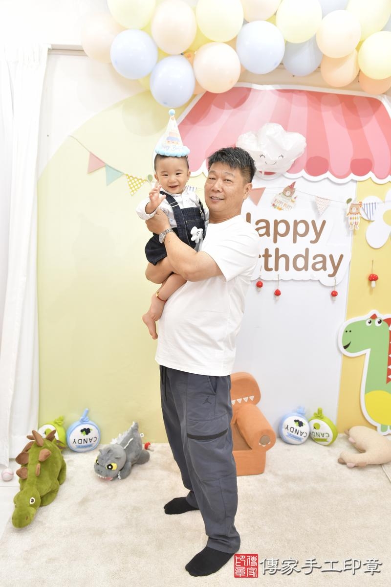 傳家手工印章台北店、抓周、度晬、中國風會場、抓周道具物品、抓周證書、滿周歲、澈澈寶寶、台北市、拍照、生日快樂 傳家手工印章台北店、抓周、度晬、中國風會場、抓周道具物品、抓周證書、滿周歲、澈澈寶寶、台北市、拍照、生日快樂